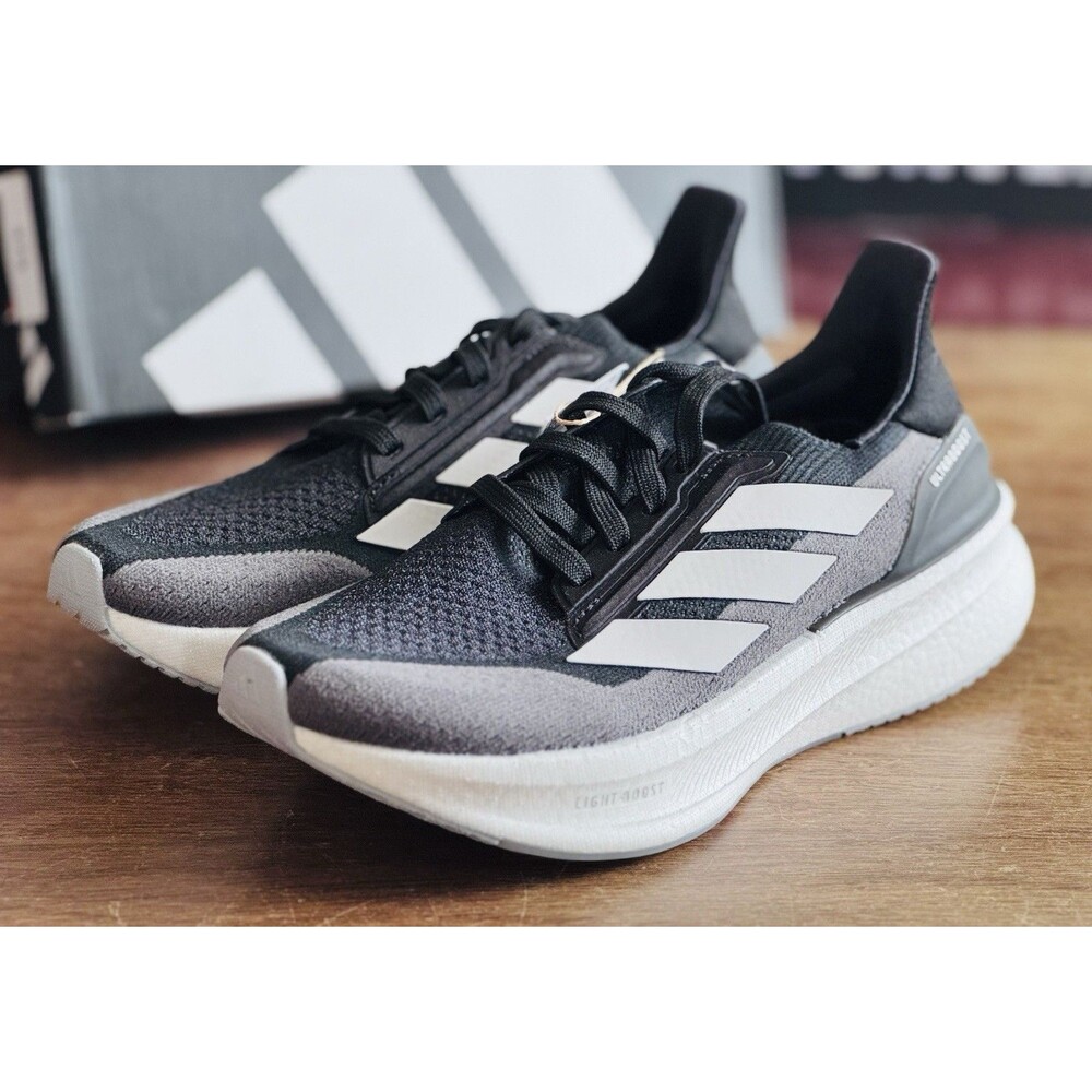 Women’s Size 7 adidas Ultraboost 5X Core Black Cloud White Carbon IH3102 NIB